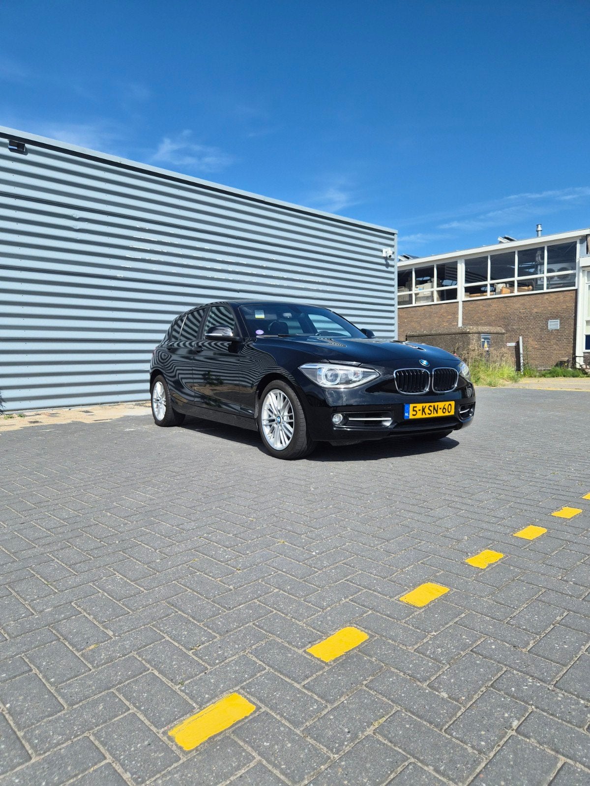 BMW 1-Serie 118I 125KW 5DR Aut8 2013 Zwart, Auto's, Achterwielaandrijving, Zwart, 4 cilinders, 1290 kg