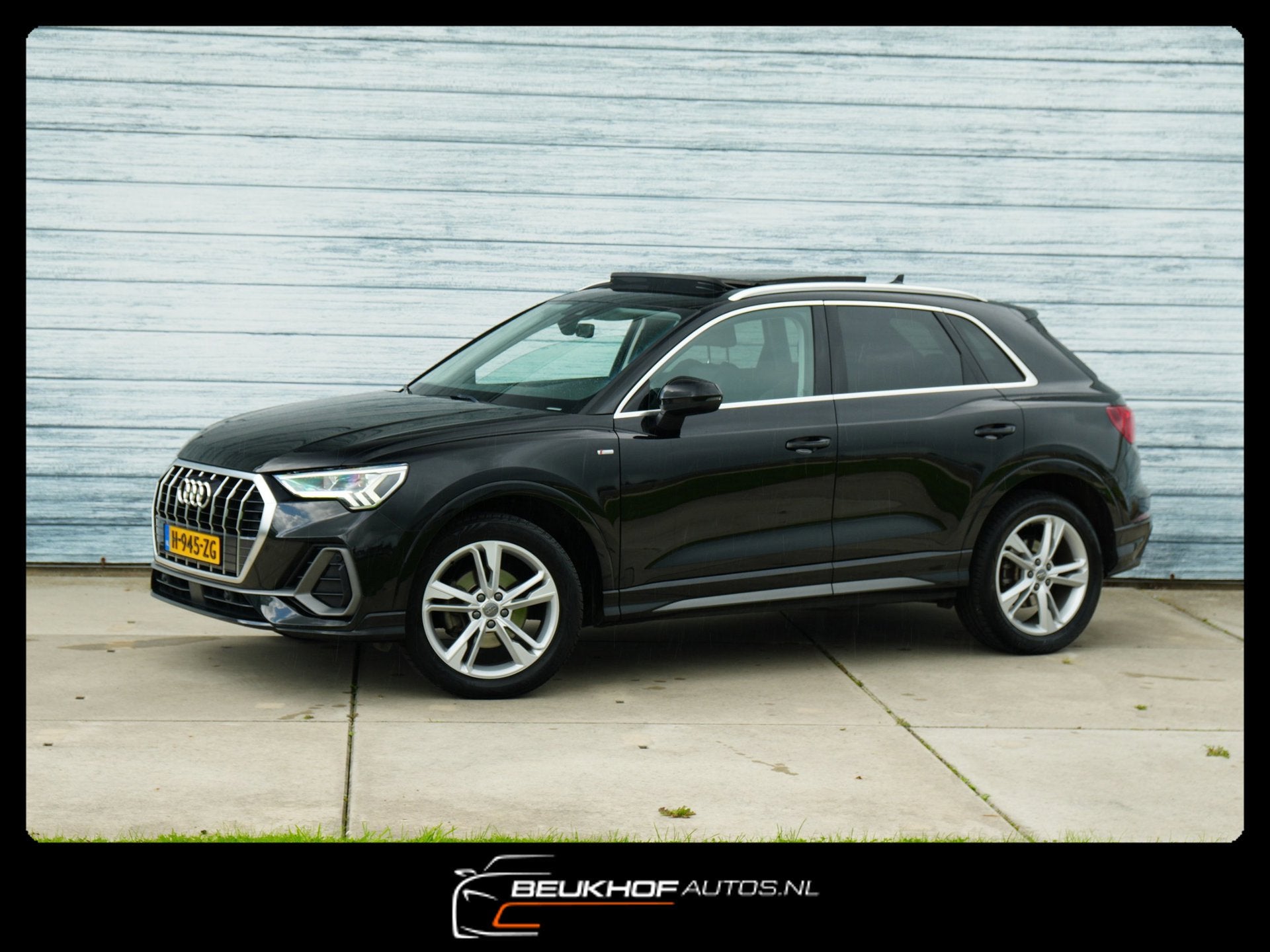 Audi Q3 35 TFSI S-Line Automaat Pano Trekhaak Leer Xenon Cam, Auto's, Dealer onderhouden, 4 cilinders, 150 pk, Zwart