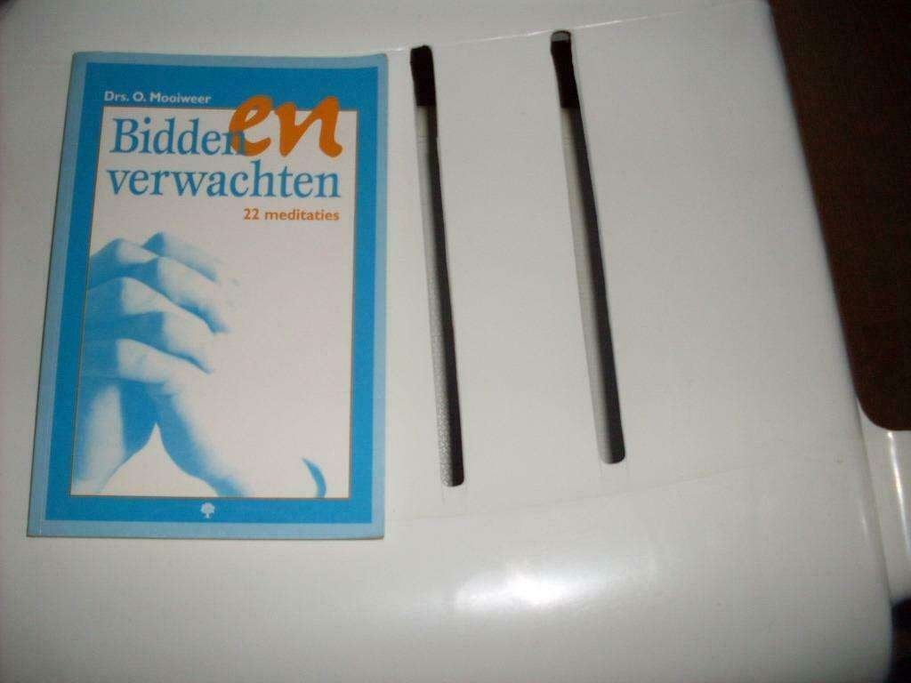 bidden en verwachten Christelijk boekje, Ophalen, Zo goed als nieuw, Christendom | Katholiek