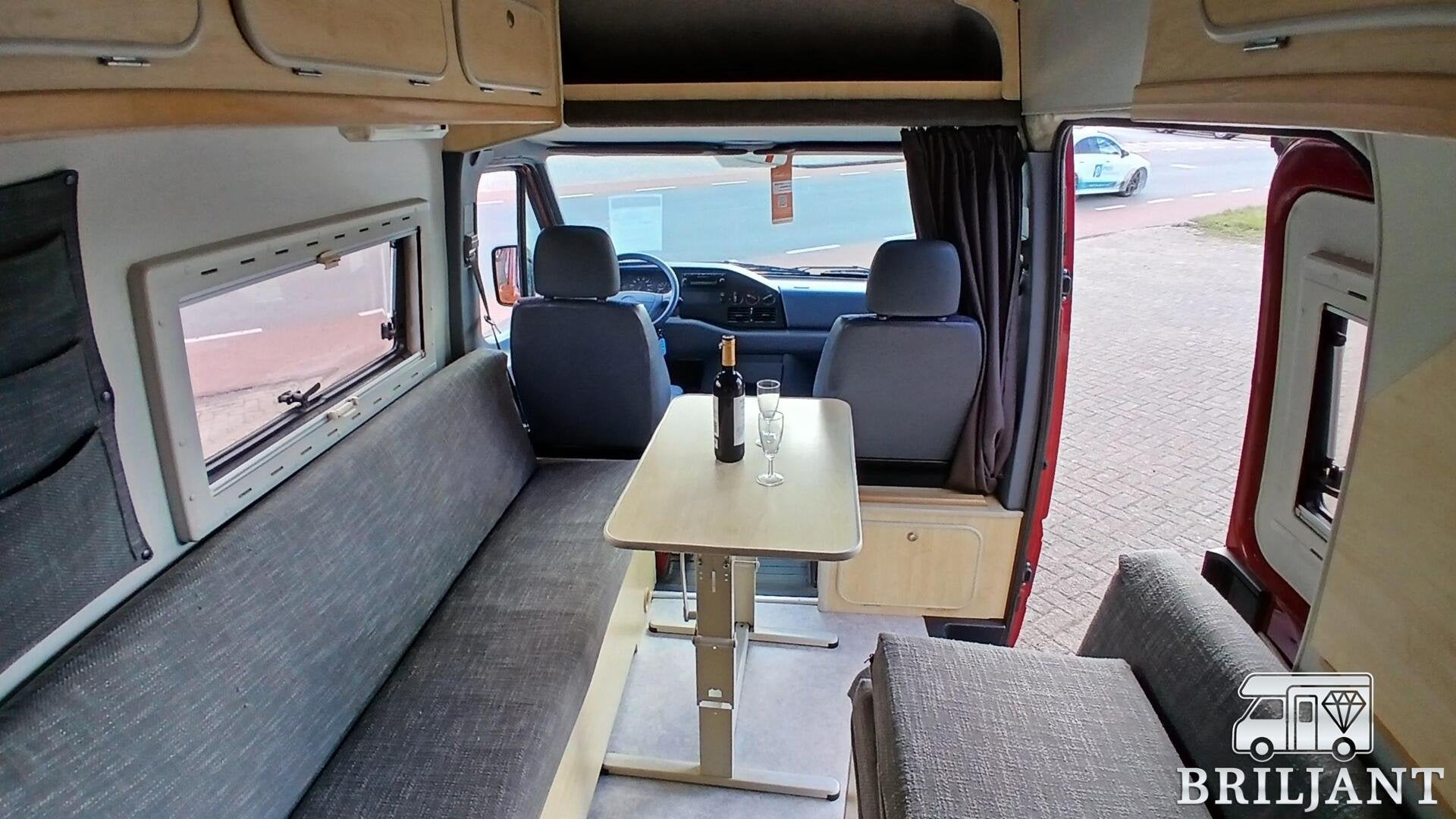 Foto 5 van bavaria mercedes 212D buscamper 1997