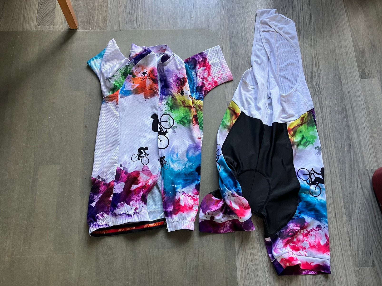 Super mooi dames wielrensetje maat L bijna gratis, Kleding | Dames, Sportkleding, Ophalen of Verzenden, Zo goed als nieuw