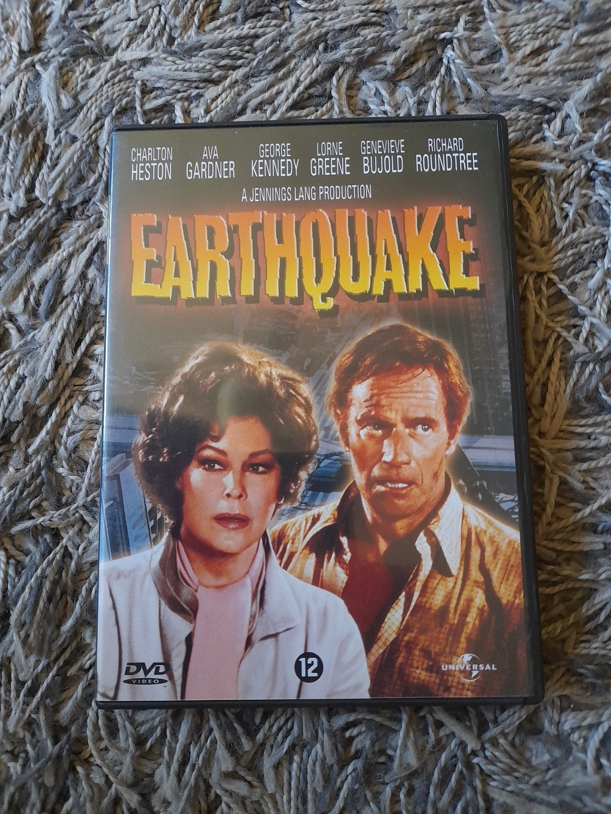 dvd earthquake, Cd's en Dvd's, Vanaf 12 jaar, Ophalen of Verzenden, Zo goed als nieuw, Nederlands
