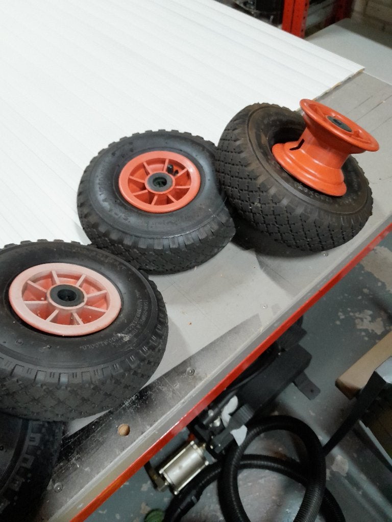 Steekwagen wielen, Doe-het-zelf en Verbouw, 60 tot 80 liter, Ophalen, Zo goed als nieuw, Steekwagen