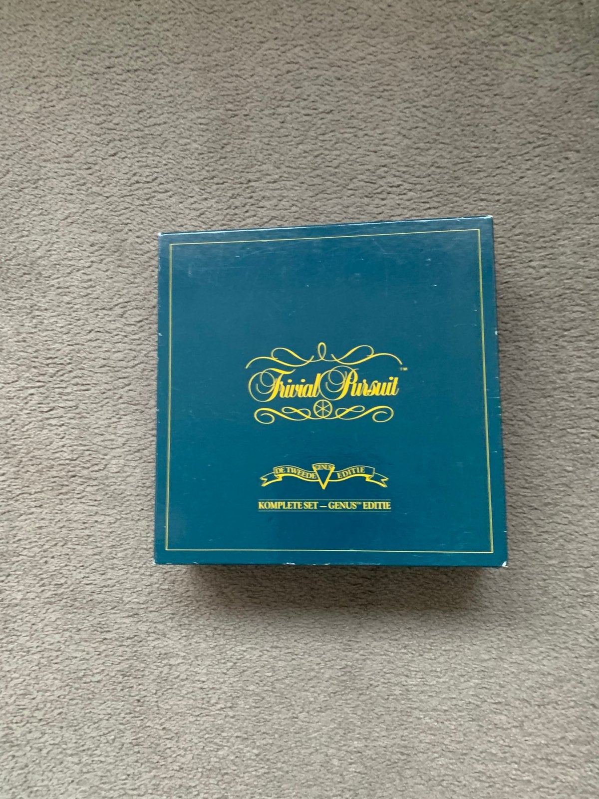 Triviant gezelschap spel, Ophalen of Verzenden, Zo goed als nieuw