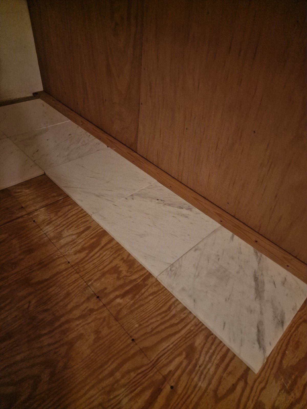 12 marmeren tegels wit grijs 60 x 60 bianco met grijze aders, Ophalen, 60 cm of meer, Minder dan 5 m², Vloertegels