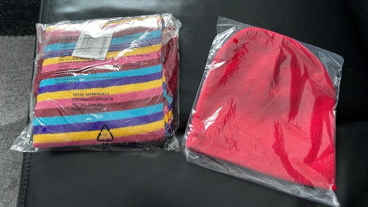 Nieuwe sjaal en muts, Ophalen of Verzenden, Zo goed als nieuw, Jongen of Meisje, Muts