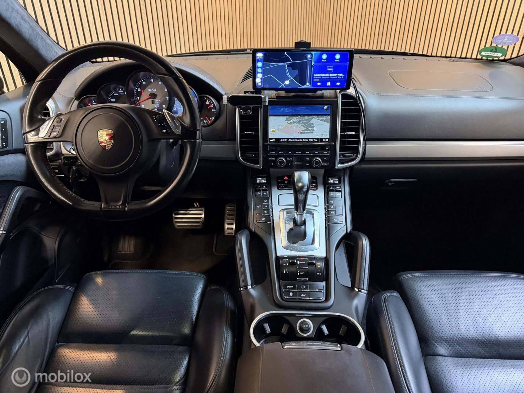 Porsche Cayenne 4.8 GTS PANO ACC CARPLAY BOSE LUCHTVERING, Auto's, Automaat, Gebruikt, 138 €/maand, Zwart