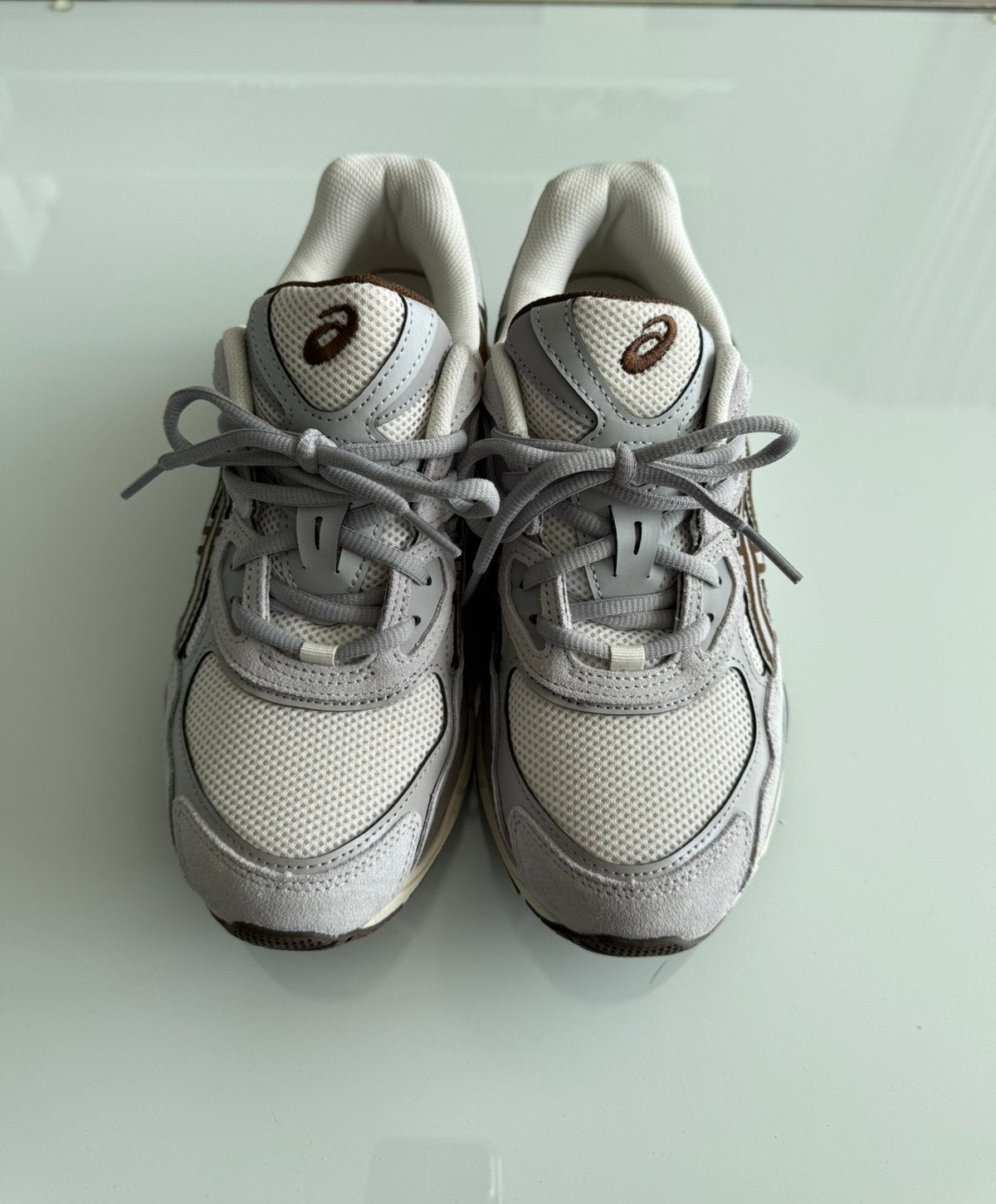 Asics GEL-NYC cream/cement grey maat 42, Sport en Fitness, Loopsport en Atletiek, Ophalen, Nieuw, Hardloopschoenen, Asics