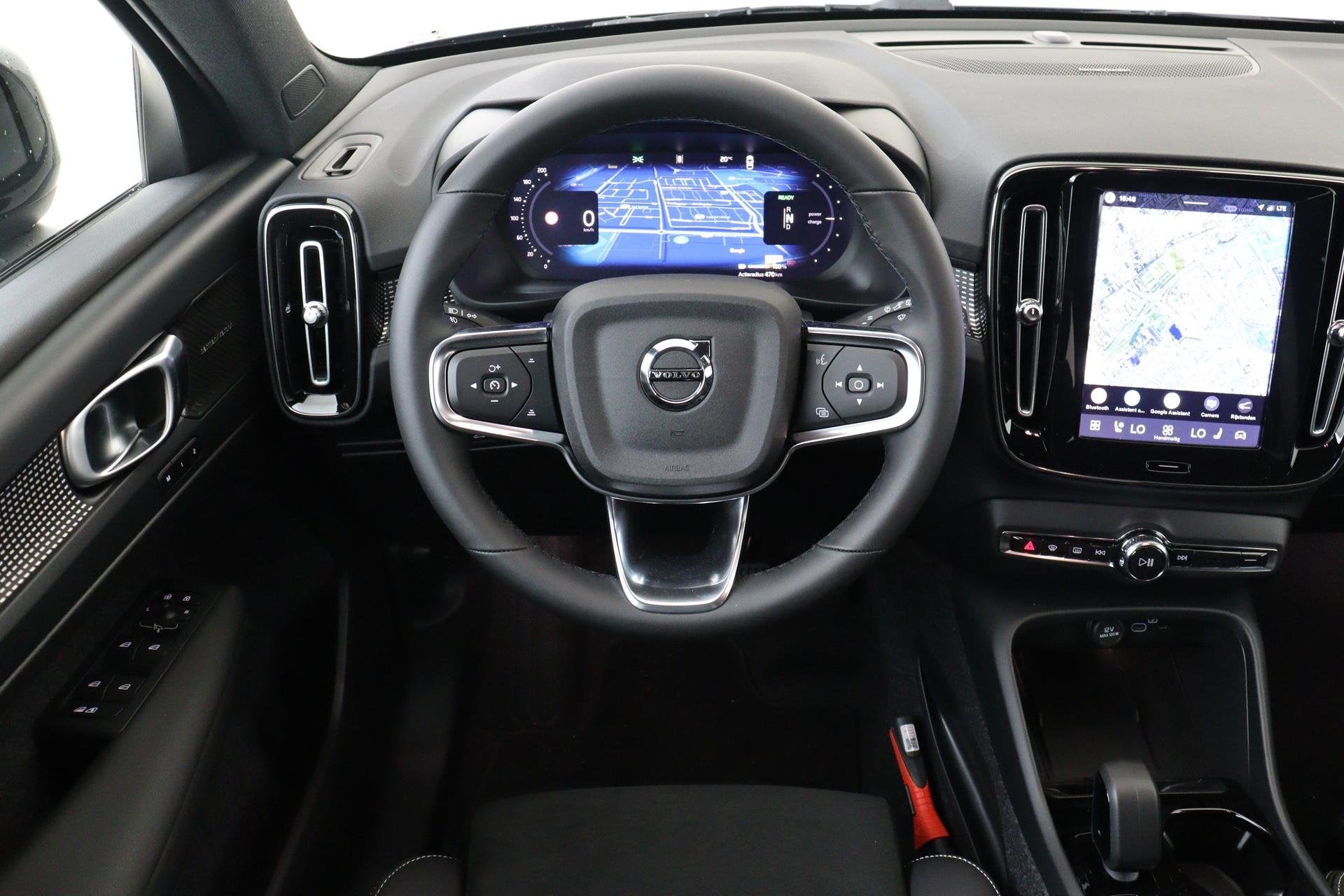 Volvo EX40 SINGLE MOTOR PLUS BLACK EDITION EUROPA 70 kWh -HA, Auto's, Zwart, Origineel Nederlands, 420 min, SUV of Terreinwagen