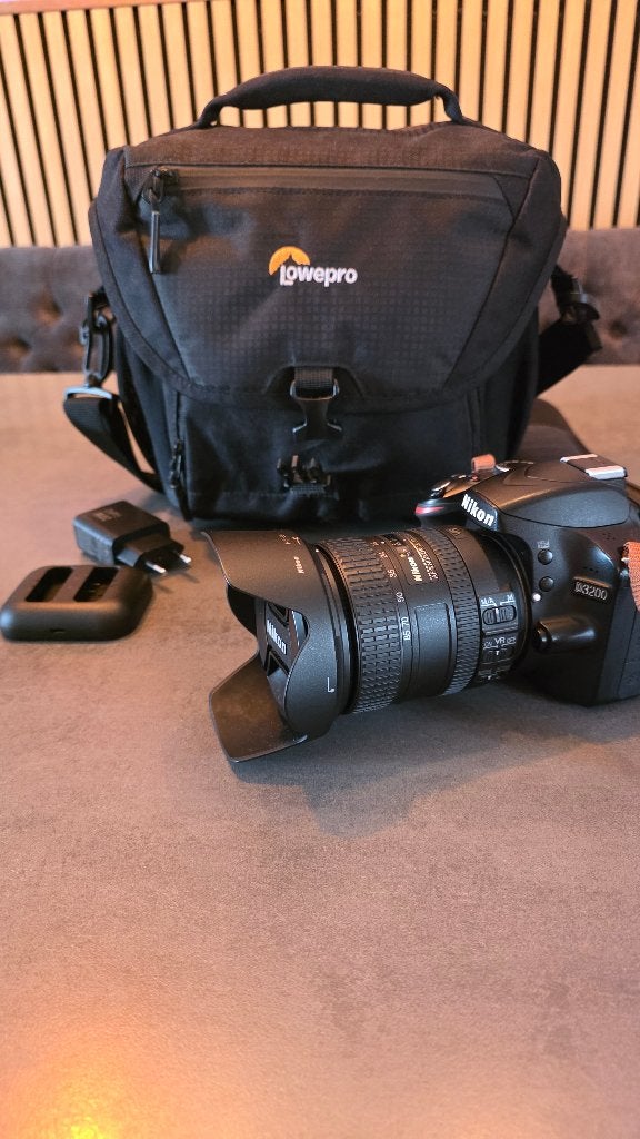 Nikon D3200, Inclusief 2 objectieven, Tas, Geheugen kaart, Screenprotector, Spiegelreflex, Verzenden, Zo goed als nieuw