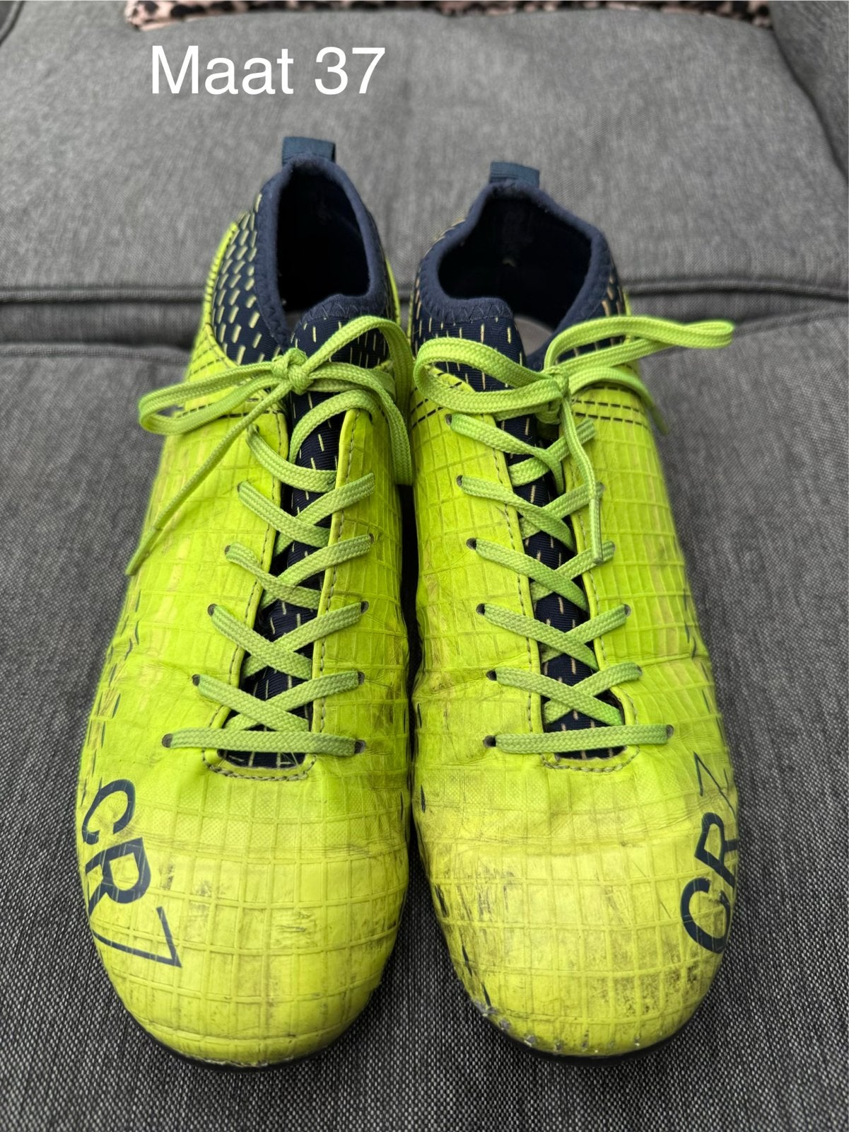 2 paar CR7 voetbalschoenen - geel maat 37 en grijs maat 36, Sport en Fitness, Voetbal, Maat XS of kleiner, Ophalen of Verzenden