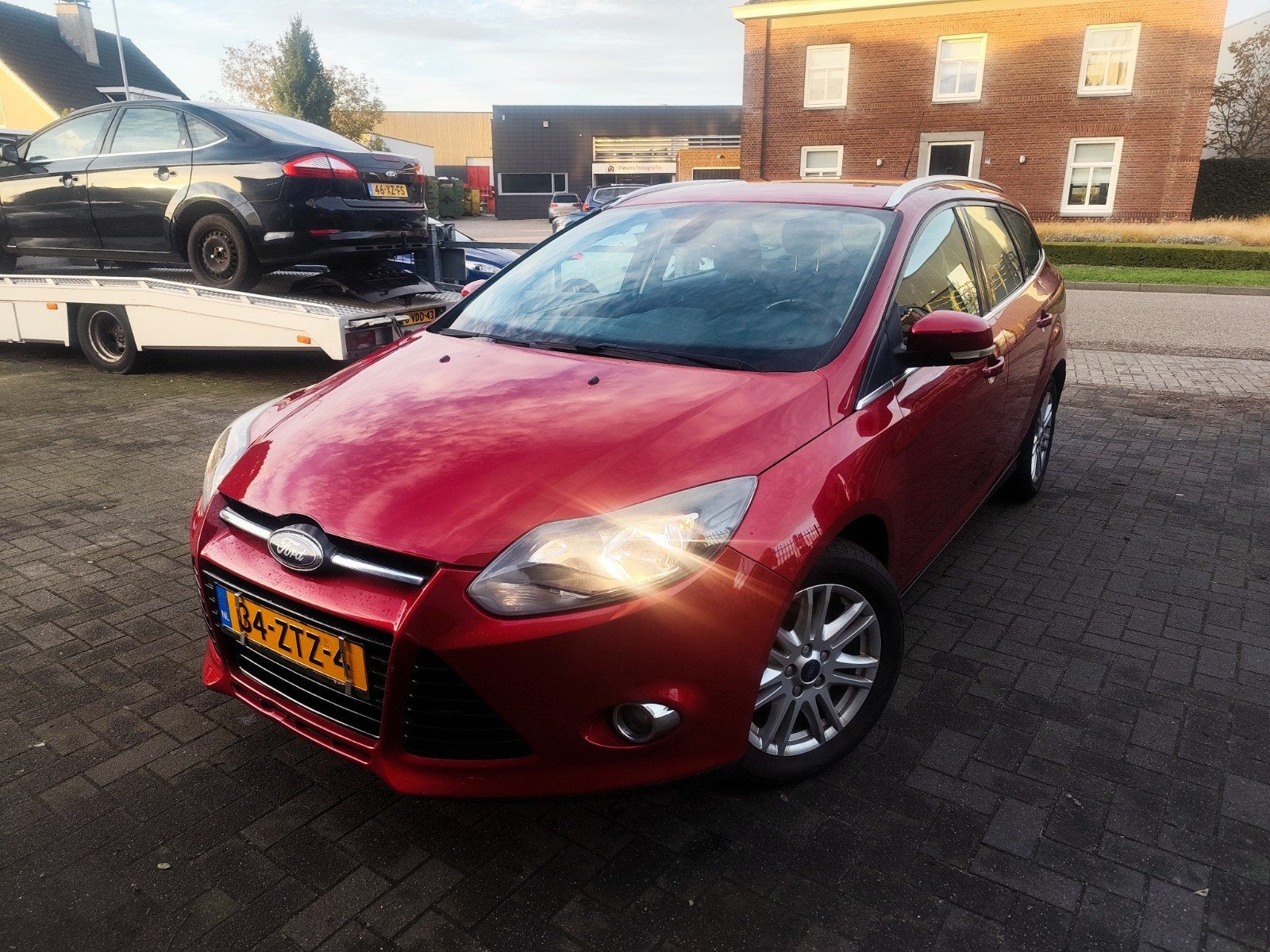 Ford Focus titanium station nieuwe distributieriem en apk, Auto's, Euro 5, 125 pk, Bluetooth, Origineel Nederlands