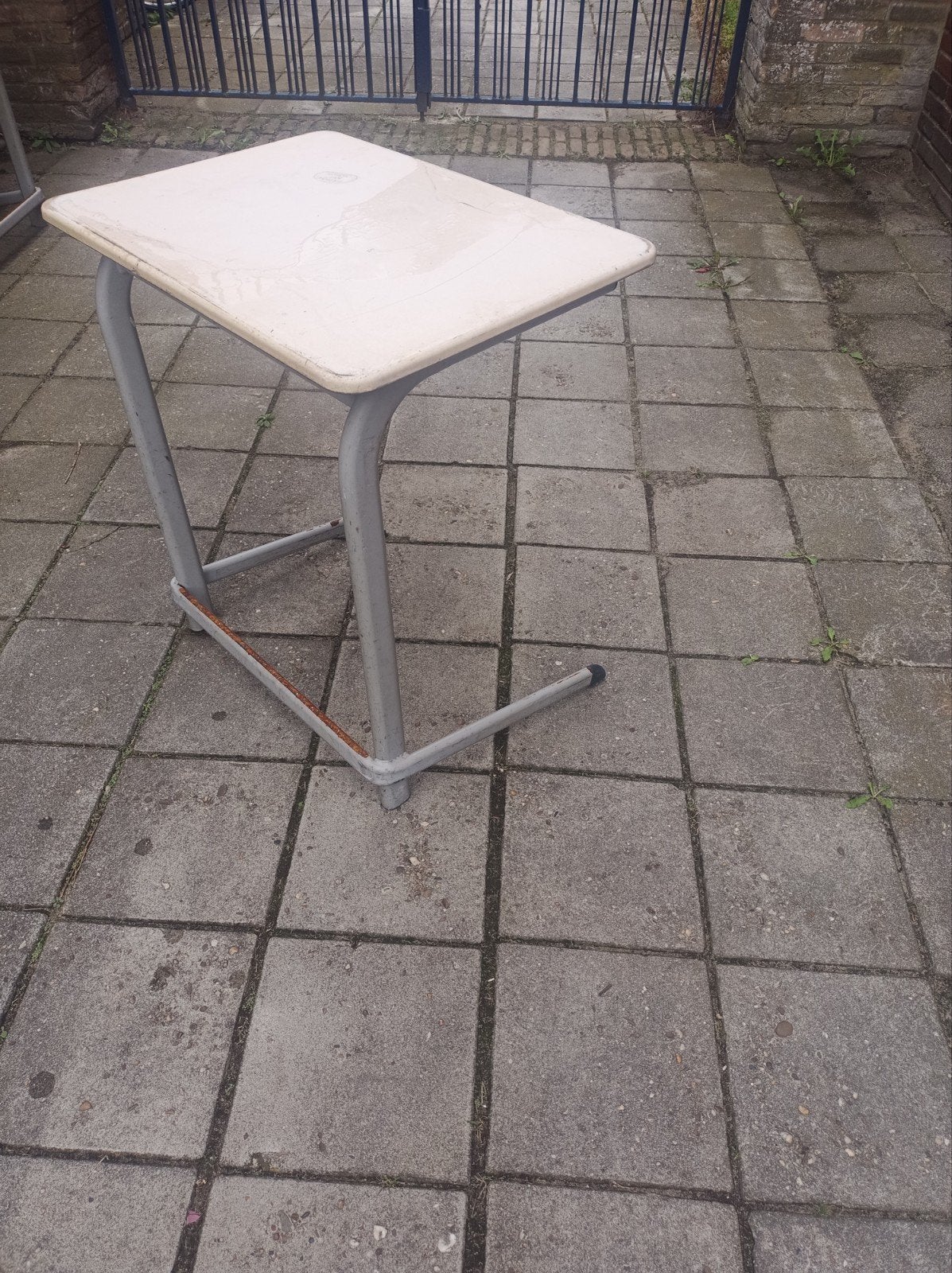 8  Schooltafels, Ophalen, Gebruikt
