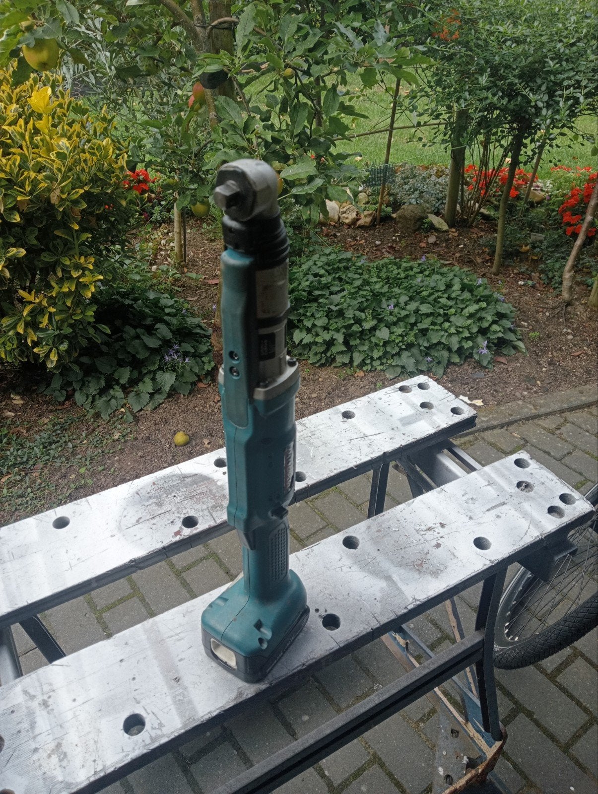 Makita BFL300F Haakse Slagmoersleutel met Accu, Doe-het-zelf en Verbouw, Gereedschap | Boormachines, Ophalen, Gebruikt, Overige typen