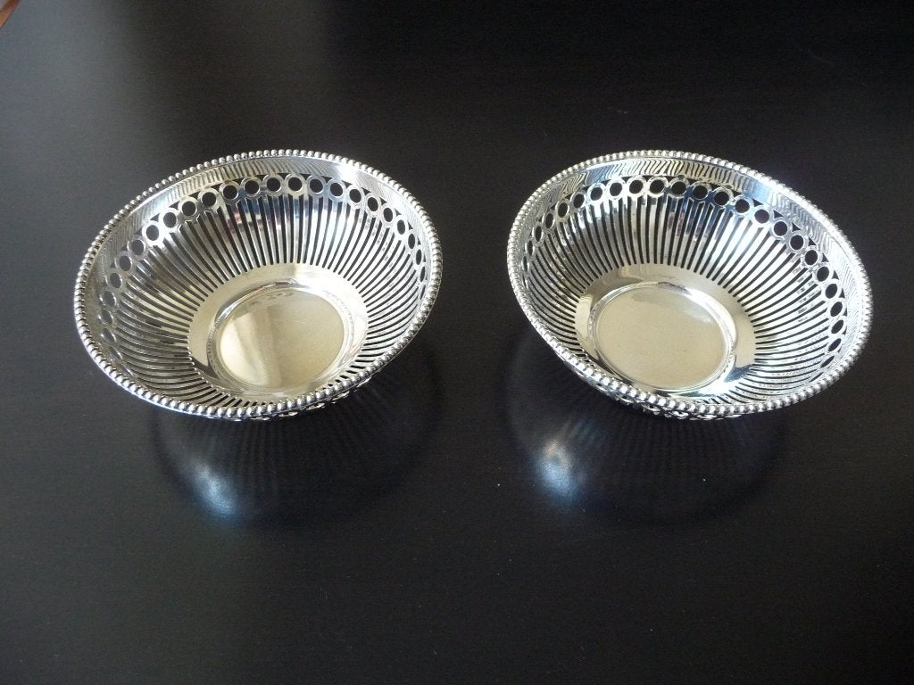 2 Keltum verzilverde ajour serveerschaaltjes/bonbonnières, Ophalen of Verzenden