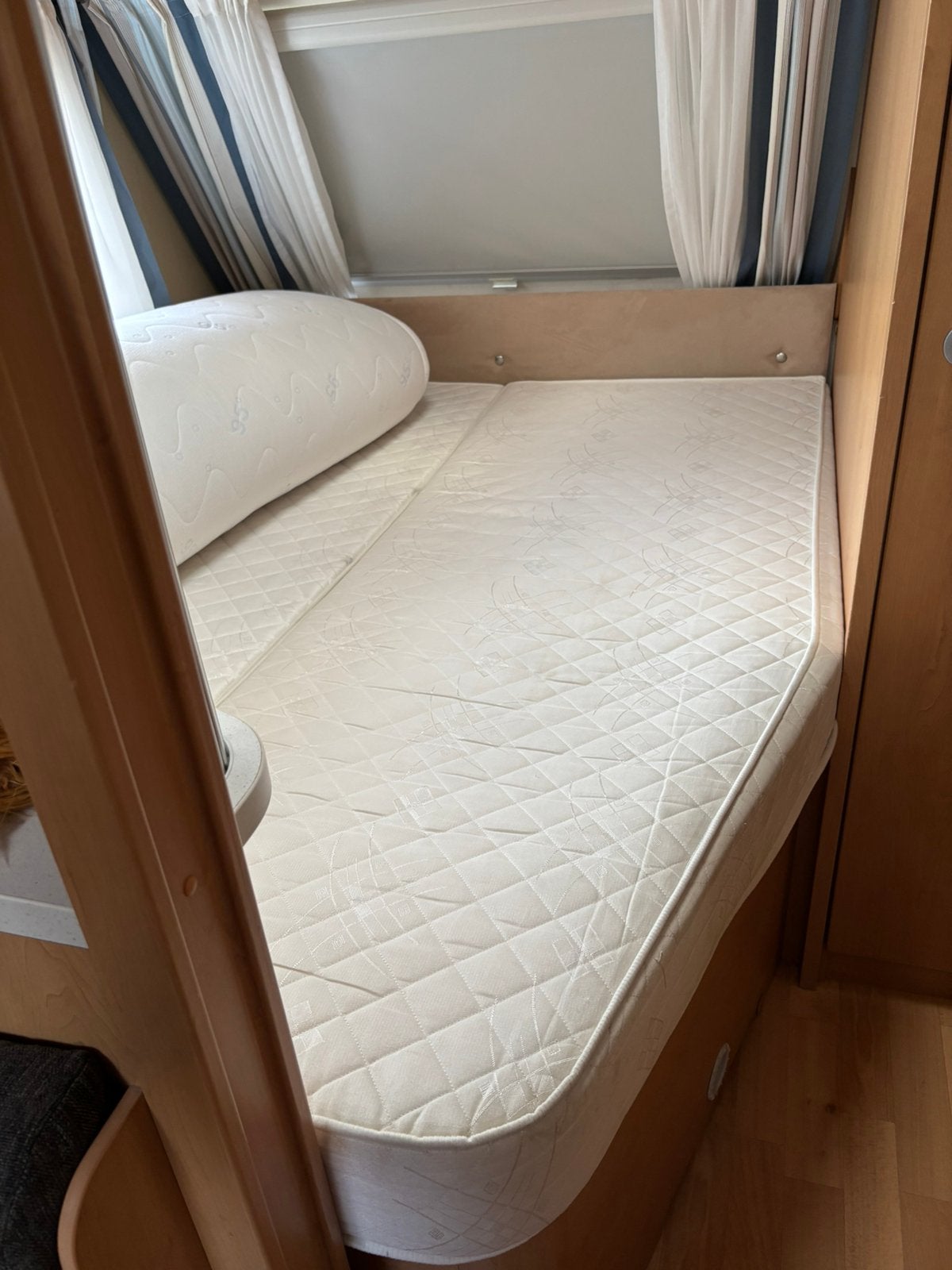 Frans matras voor caravan, Ophalen, Zo goed als nieuw