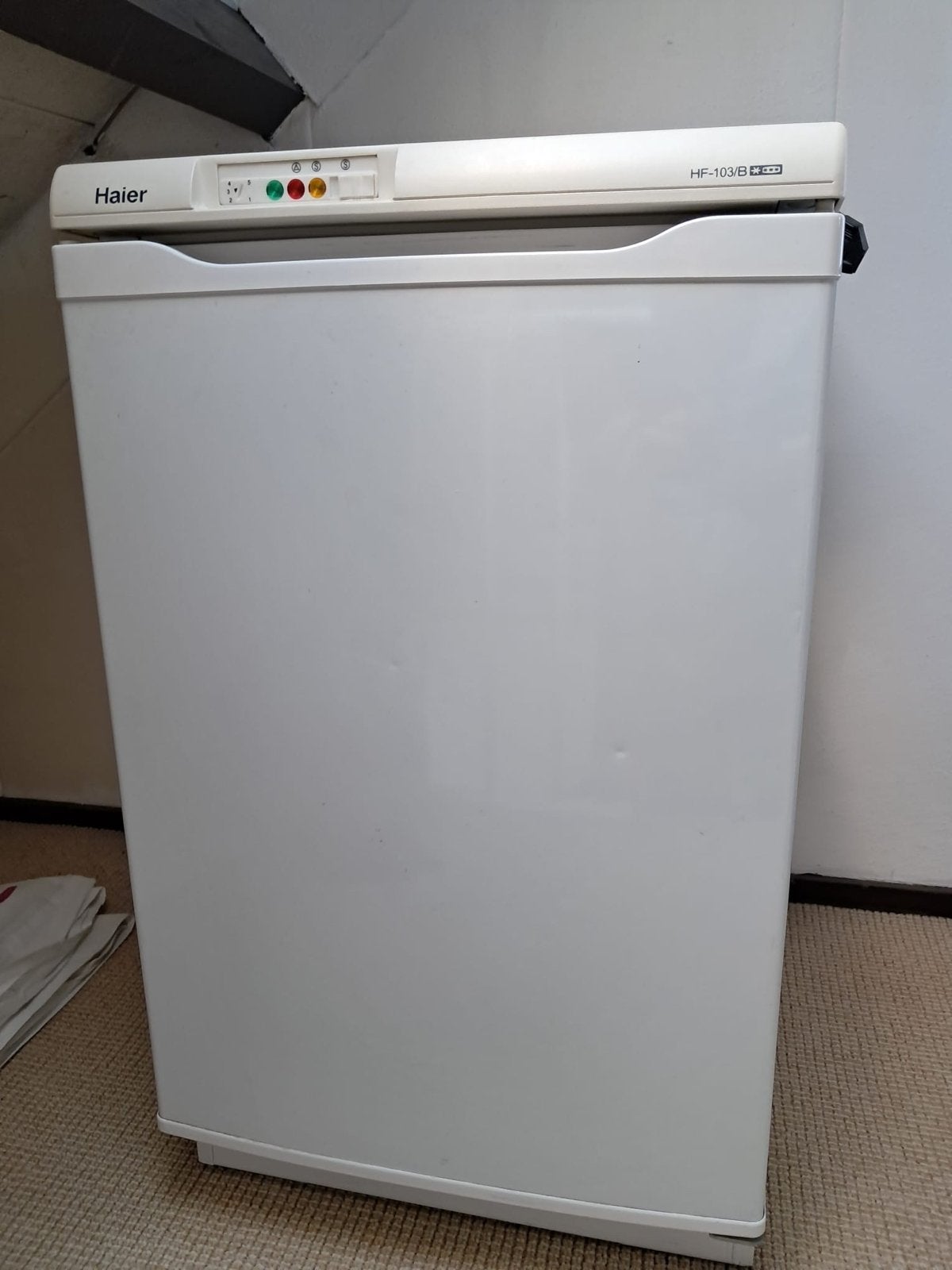 Haier Tafelmodel Diepvriezer - Compact en Efficiënt, Gebruikt, Minder dan 60 cm, Vrijstaand, Ophalen