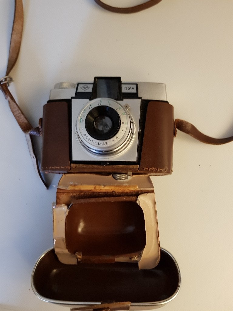 Agfa Isoly camera, incl etui en etui filmrolletje, Ophalen