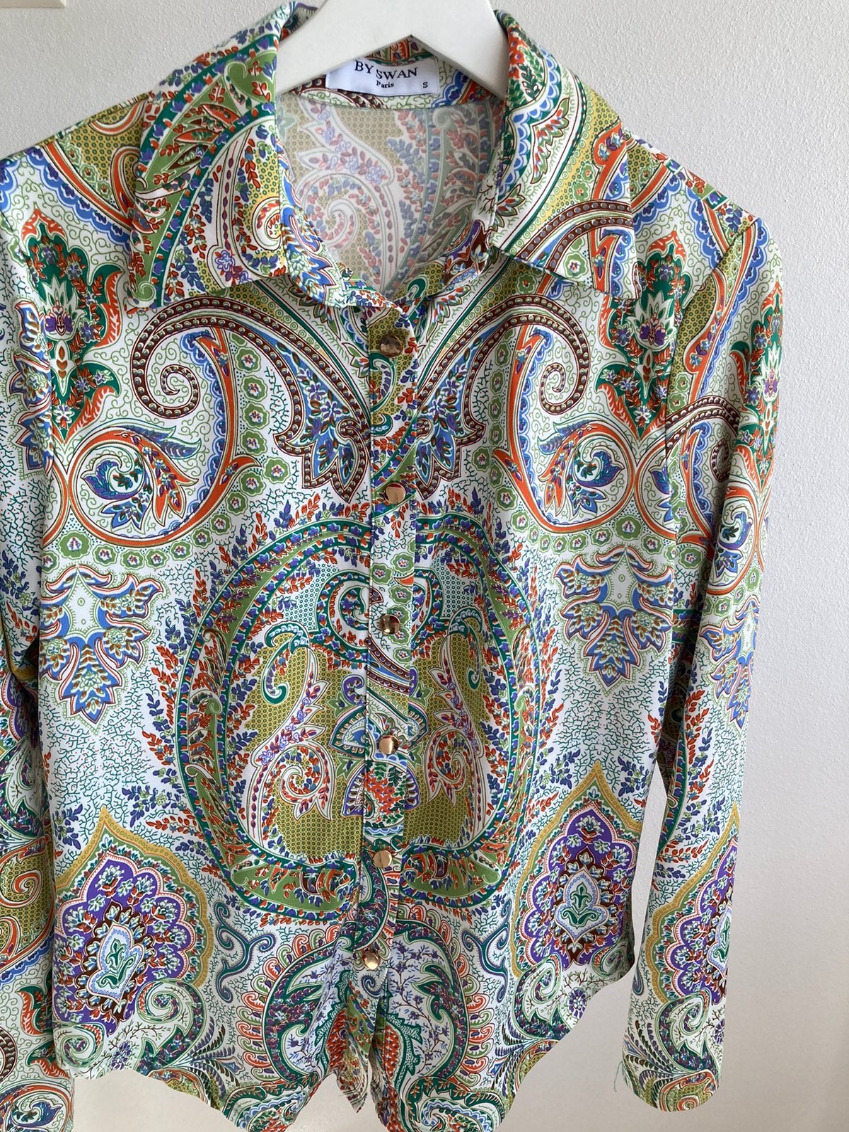 Blouse Swan Paris seventies retro Paisley print, Etro/Oilily, By Swan Paris, Ophalen of Verzenden, Gedragen, Maat 38/40 (M)