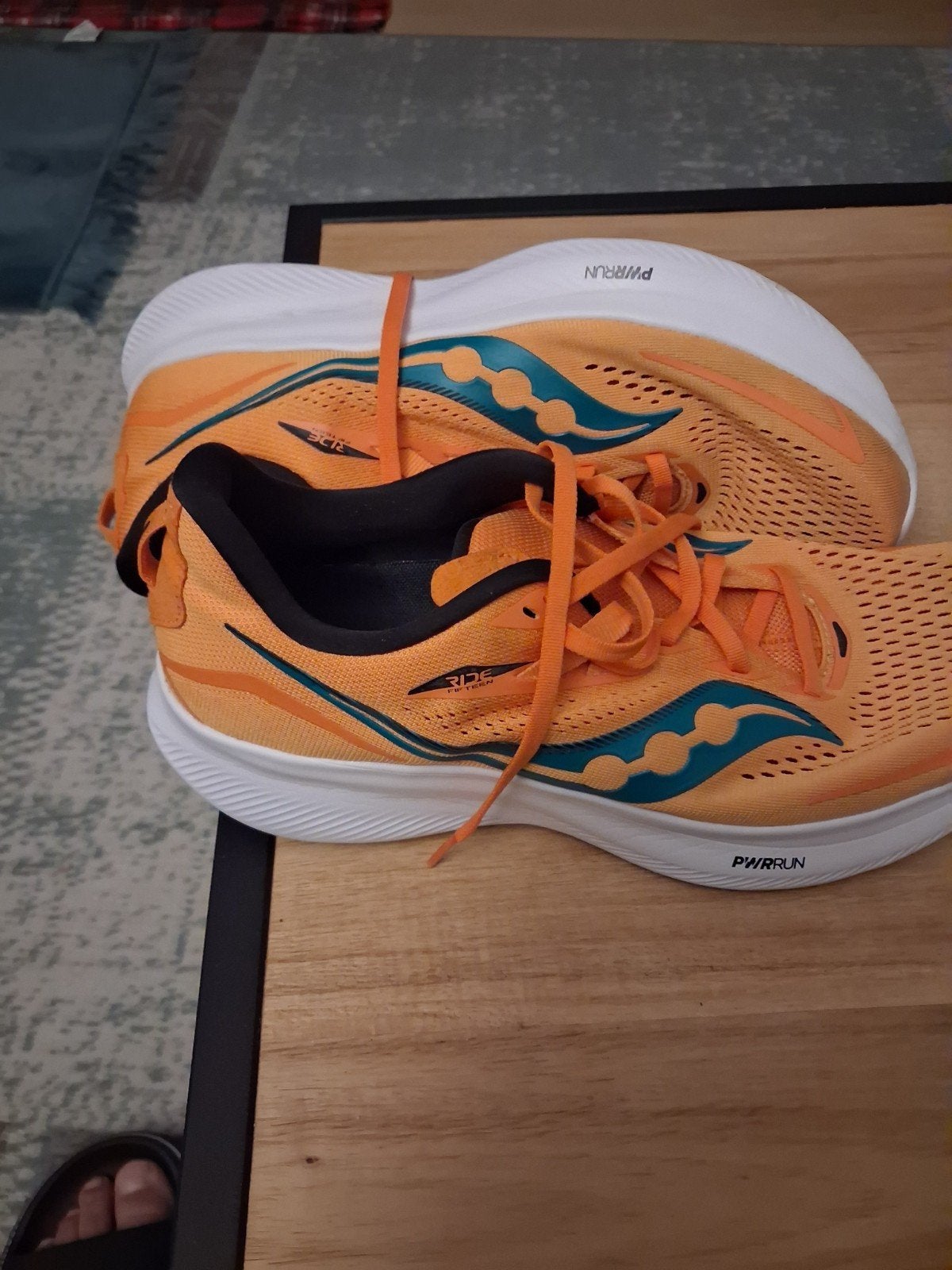 Saucony PWRRUN 43,5 Hardloopschoenen - Oranje/Blauw, Sport en Fitness, Ophalen of Verzenden, Hardloopschoenen, Saucony