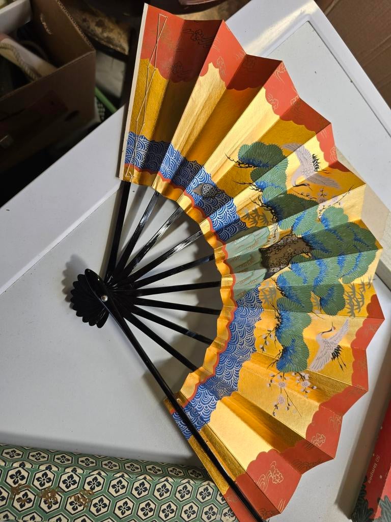 Vintage Japanse papieren waaier met kraanvogels en dennen, Ophalen of Verzenden