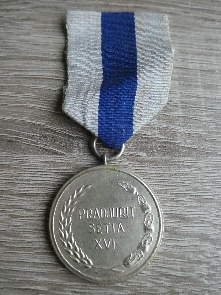 Medaille 16 jaar trouwe dienst, Indonesië, Ophalen of Verzenden, Landmacht, Azië, Lintje, Medaille of Wings