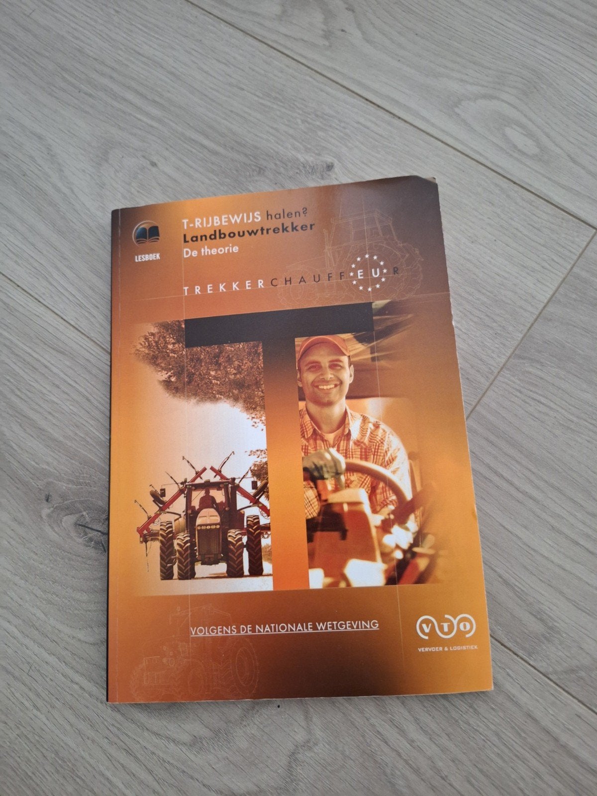 Lesboek T-rijbewijs Landbouwtrekker Theorie, Boeken, Studieboeken en Cursussen, MBO, Beta, Ophalen, Onbekend