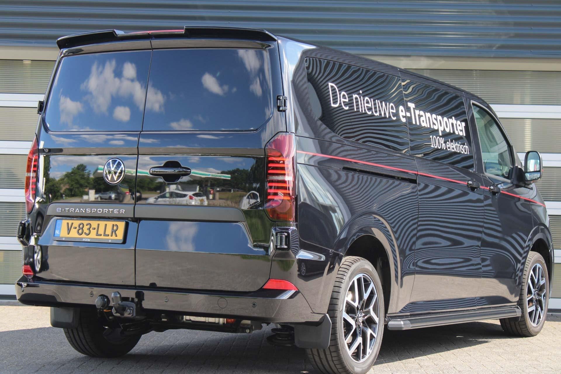 Volkswagen e-Transporter 286pk 32 L2H1 Style 64 kWh | Trekha, Auto's, Automaat, 12 maanden, Volkswagen, Zwart