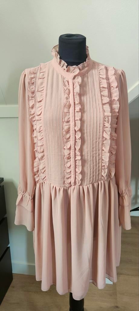 Roze jurk Only met ruches en hoge hals, Kleding | Dames, Jurken, Maat 38/40 (M), Only, Ophalen of Verzenden, Zo goed als nieuw