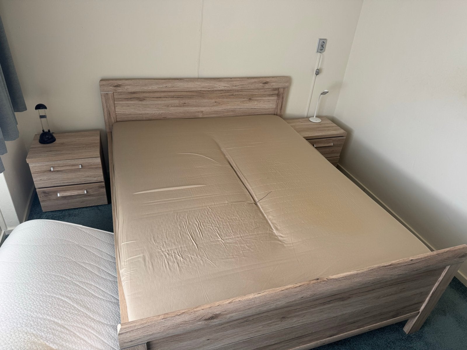 Tweepersoonsbed 160x200 met 2 nachtkastjes, Ophalen, Gebruikt, Overige kleuren, Tweepersoons