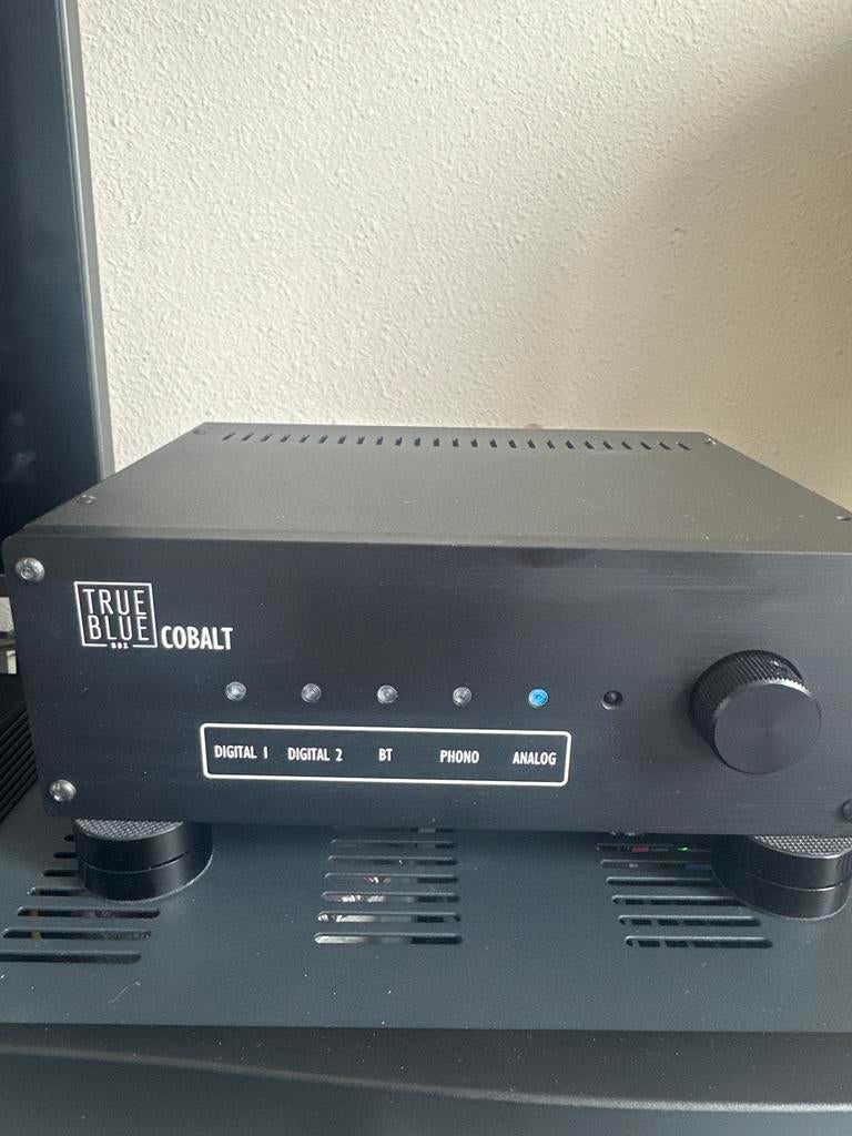 True Blue Box Cobalt DA - klasse D versterker met DAC, Audio, Tv en Foto, Versterkers en Receivers, Overige systemen, Zo goed als nieuw