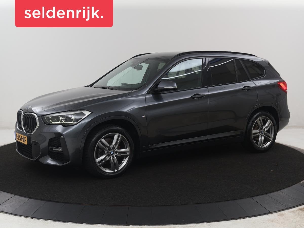 BMW X1 sDrive18i High Executive M-sport | Head-up | Half Led, Gebruikt, Alcantara, 3 cilinders, 750 kg
