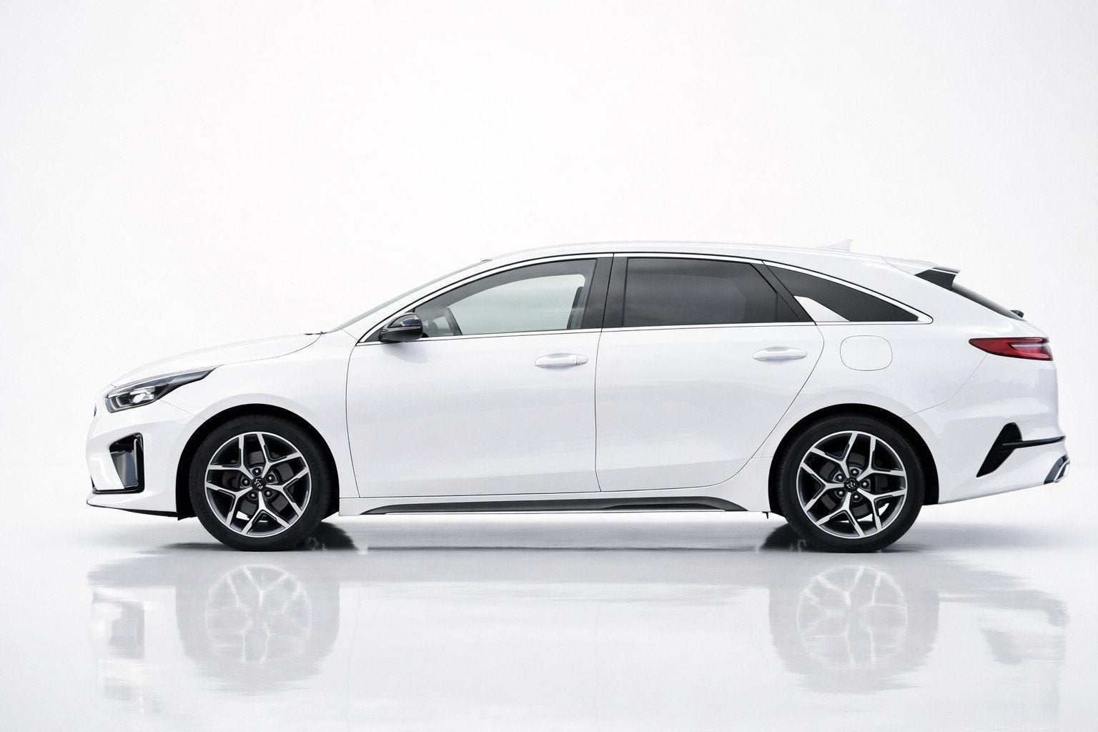 Kia ProCeed 1.4 T-GDI GT-Line | APPLE CARPLAY | ANDROID AUTO, Auto's, Dealer onderhouden, 4 cilinders, Wit, Origineel Nederlands