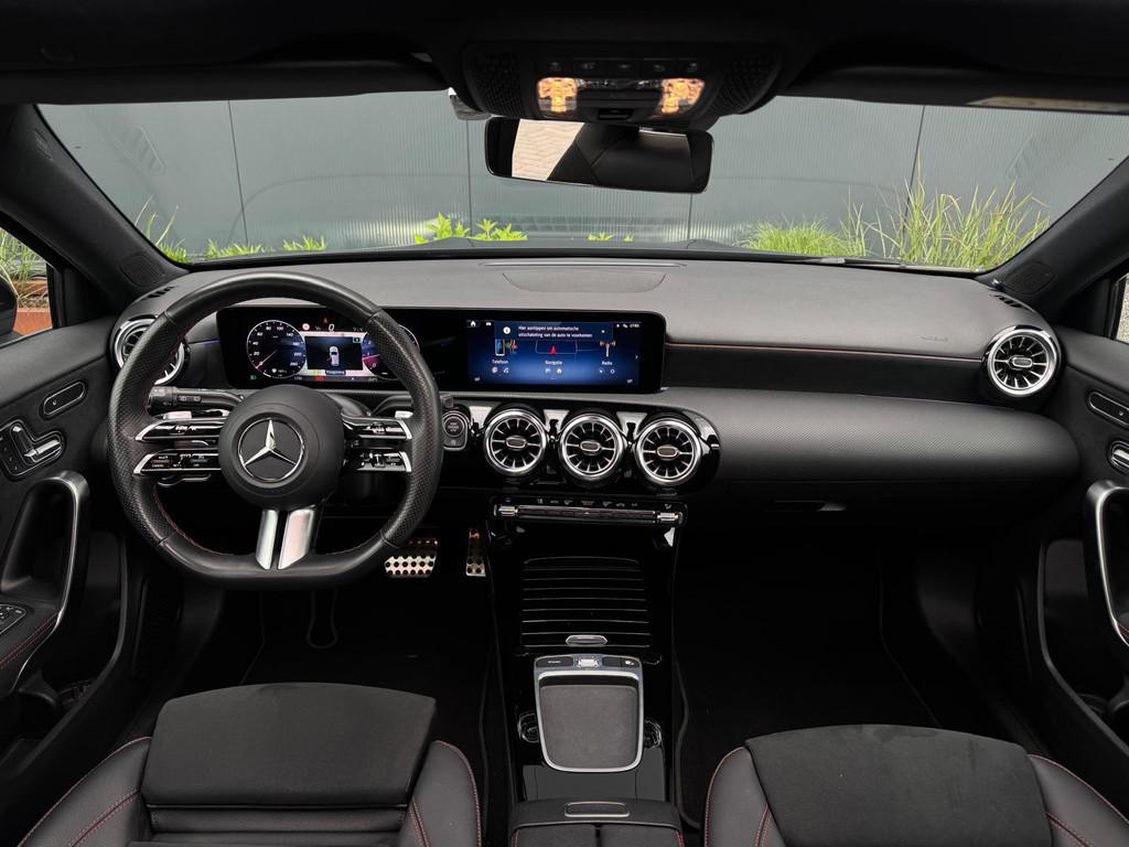 Mercedes-Benz A-klasse 250 4MATIC AMG Line FULL PANO NAVI WI, Automaat, 4 cilinders, Met garantie (alle), Zwart