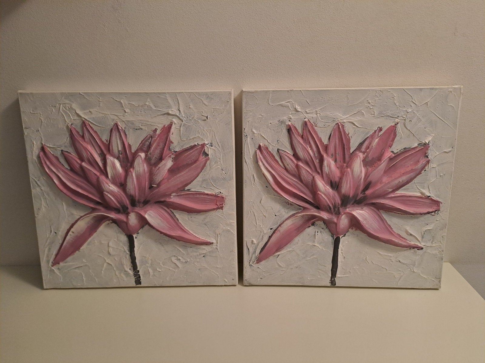 2 schilderijen roze bloemen, Ophalen, Gebruikt, Schilderij