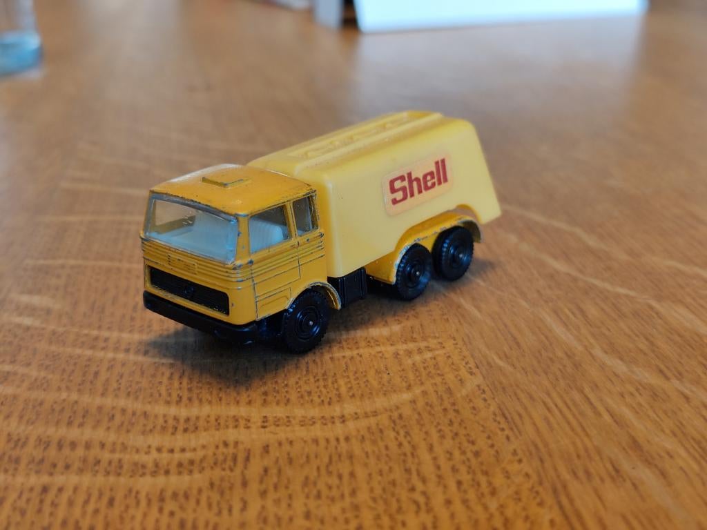 Mercedes Shell Tankwagen GEEL, Hobby en Vrije tijd, Modelauto's | Overige schalen, Ophalen of Verzenden, Zo goed als nieuw, Bus of Vrachtwagen