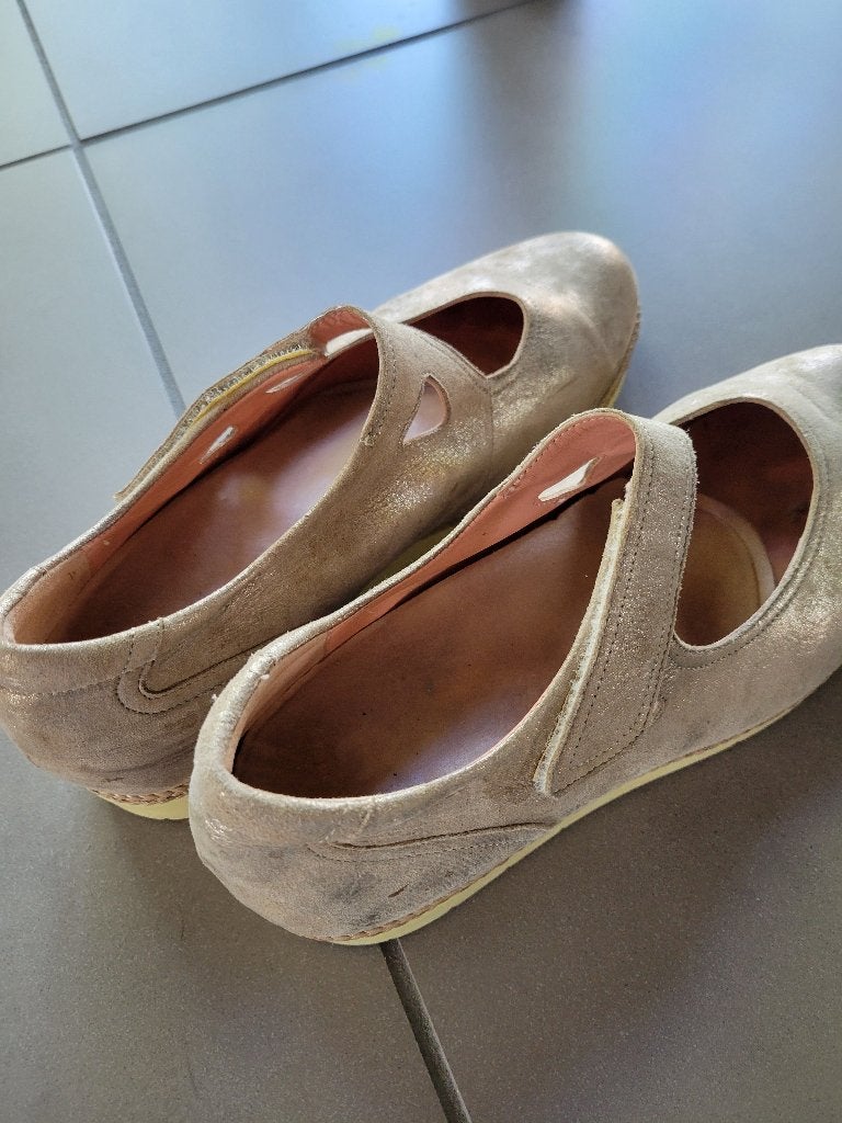 Mooie lichtbeige Durea schoenen, mt 5,5 (=38,5), Kleding | Dames, Schoenen, Durea, Ophalen of Verzenden, Gedragen, Instappers