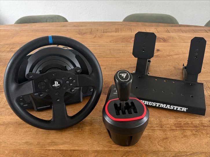 Thrustmaster T300RS + Raceline pedals LTE + Shifter TH8S, Spelcomputers en Games, Spelcomputers | Overige Accessoires, Zo goed als nieuw