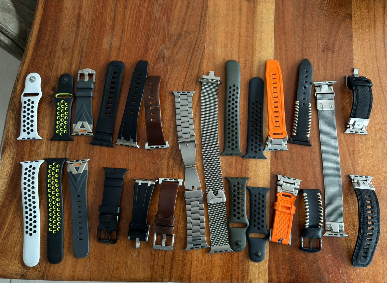 Foto 6 van 14x Apple Watch bandjes 44 / 45 / 49 mm