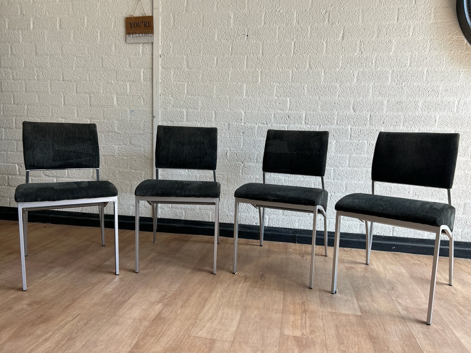 KFF Design Eetkamerstoelen - Set van 4 | Vintage Duits Desig, Ophalen, Luxe, Zo goed als nieuw, Vier