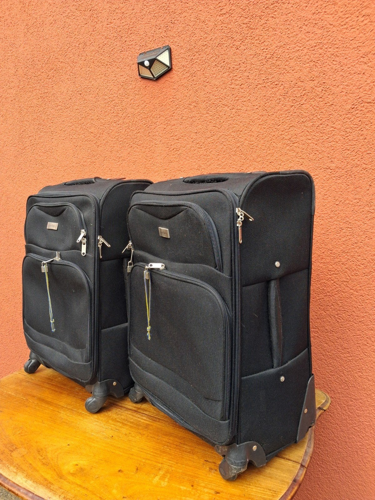 Twee koffers, Ophalen, Hard kunststof, 70 cm of meer