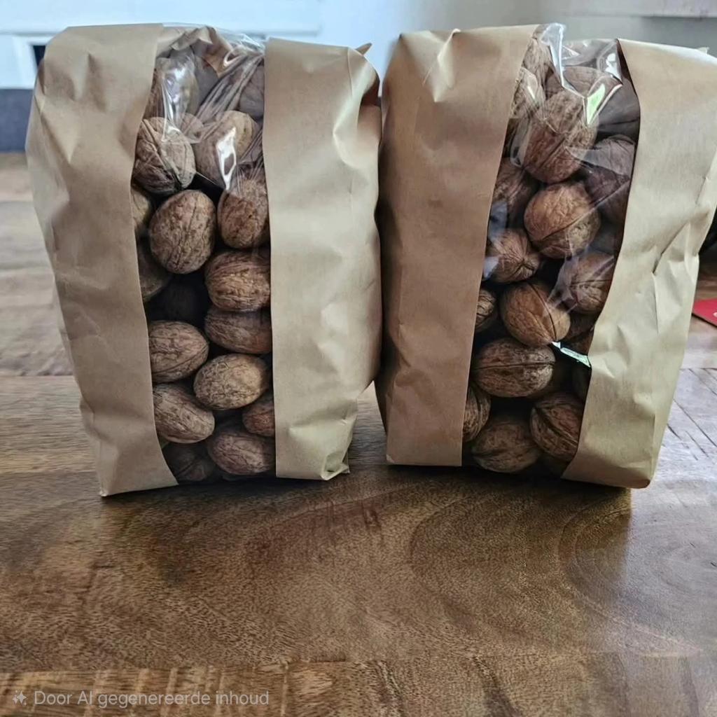 Te koop. 35 kilo walnoten., Ophalen