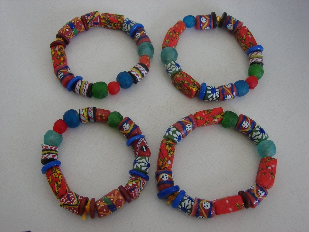 Armbanden etnische handgemaakte glazen Krobo kralen., Ophalen of Verzenden, Nieuw, Overige kleuren, Overige materialen