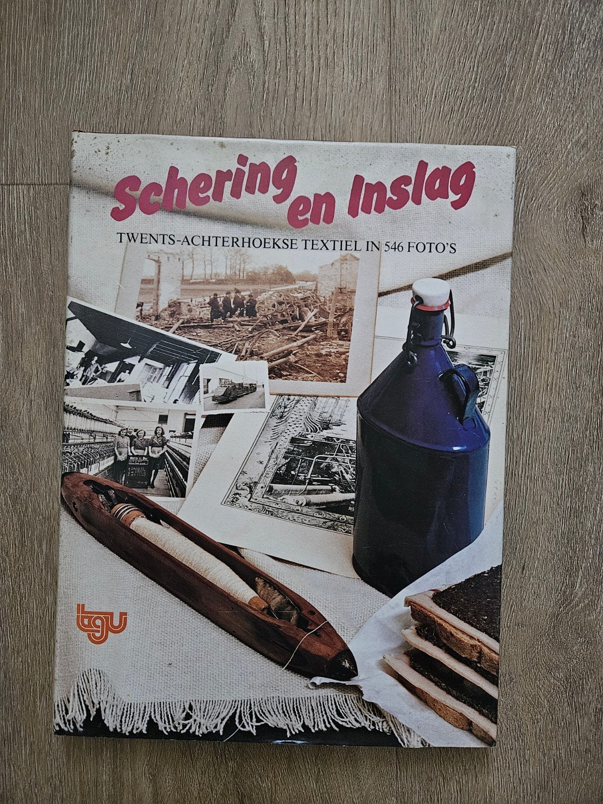 Schering en inslag: Twents-Achterhoekse textiel in 546 foto', Ophalen of Verzenden, 20e eeuw of later, Zo goed als nieuw