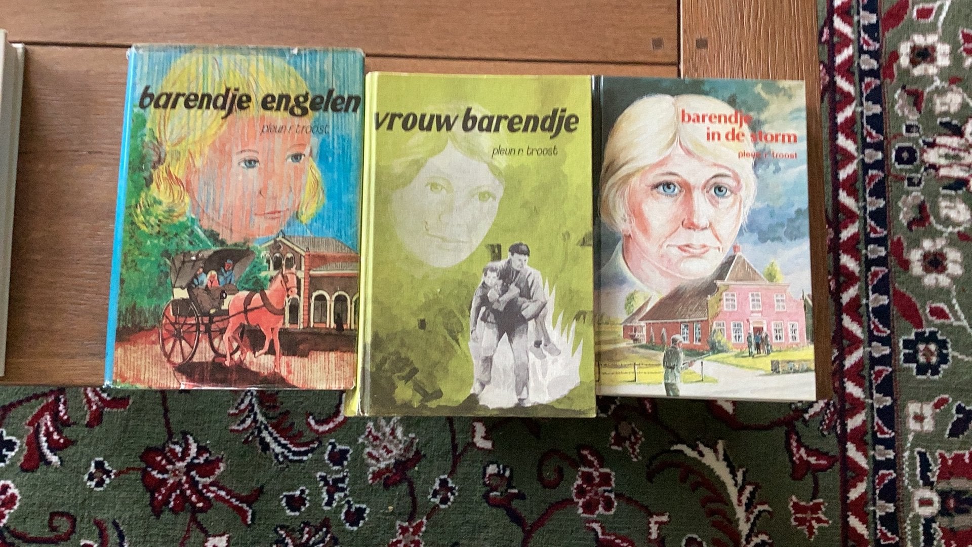 Drie delen van barendje. Schrijver is pleun r troost., Ophalen of Verzenden