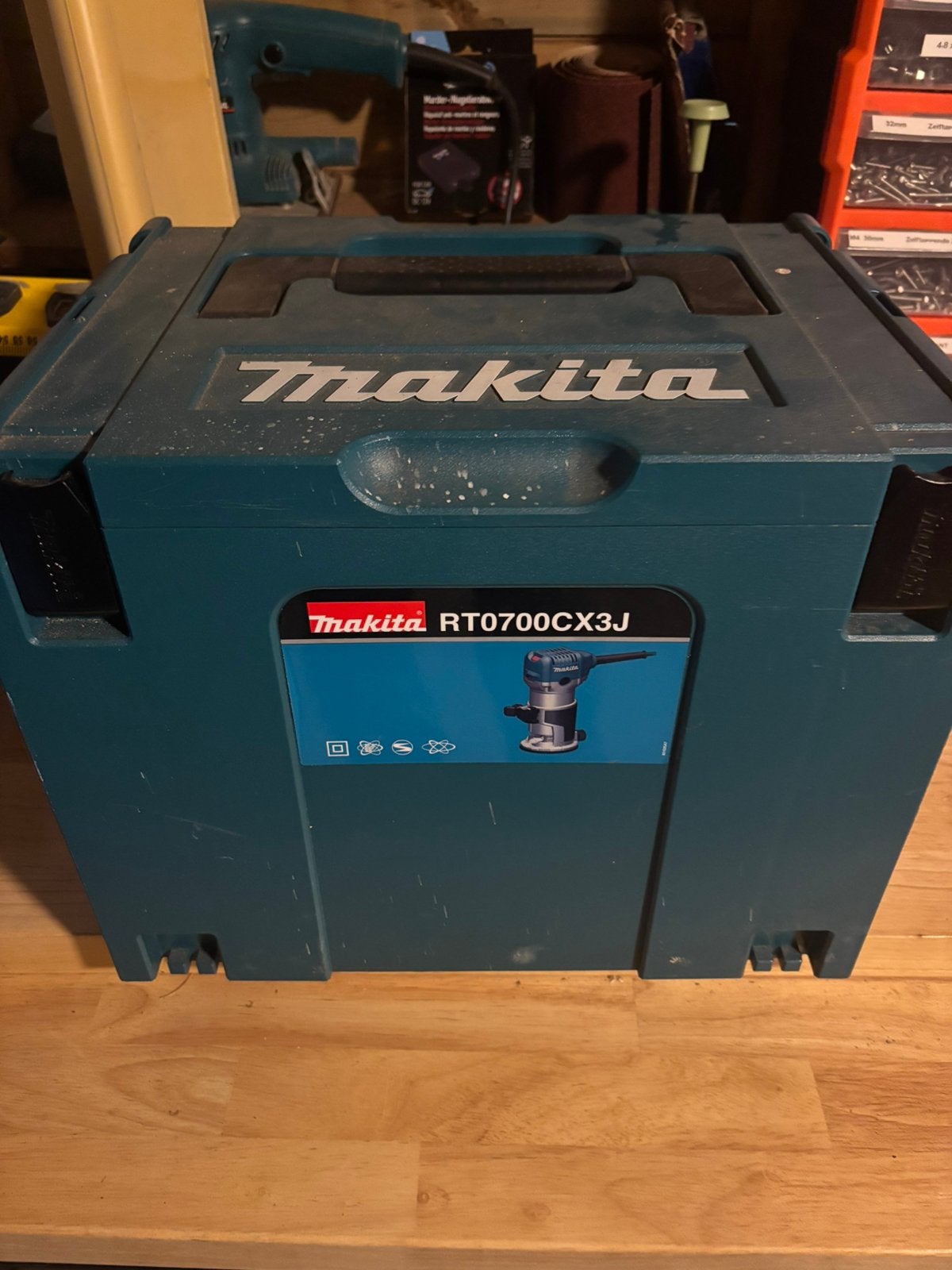 BOVENFREES makita met koffer en alle toebehoren