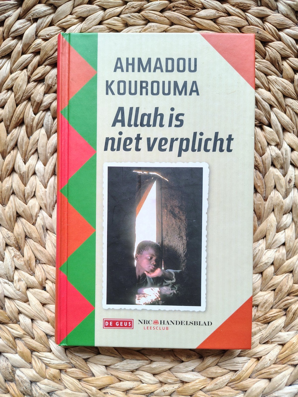 Ahmadou Kourouma - Allah is niet verplicht, Ophalen of Verzenden, Zo goed als nieuw
