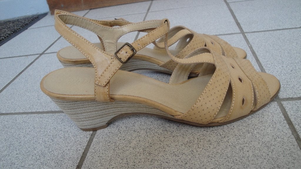 NIEUW!! Beige sandalen GRACELAND maat 40, Beige, Nieuw, Graceland, Sandalen of Muiltjes