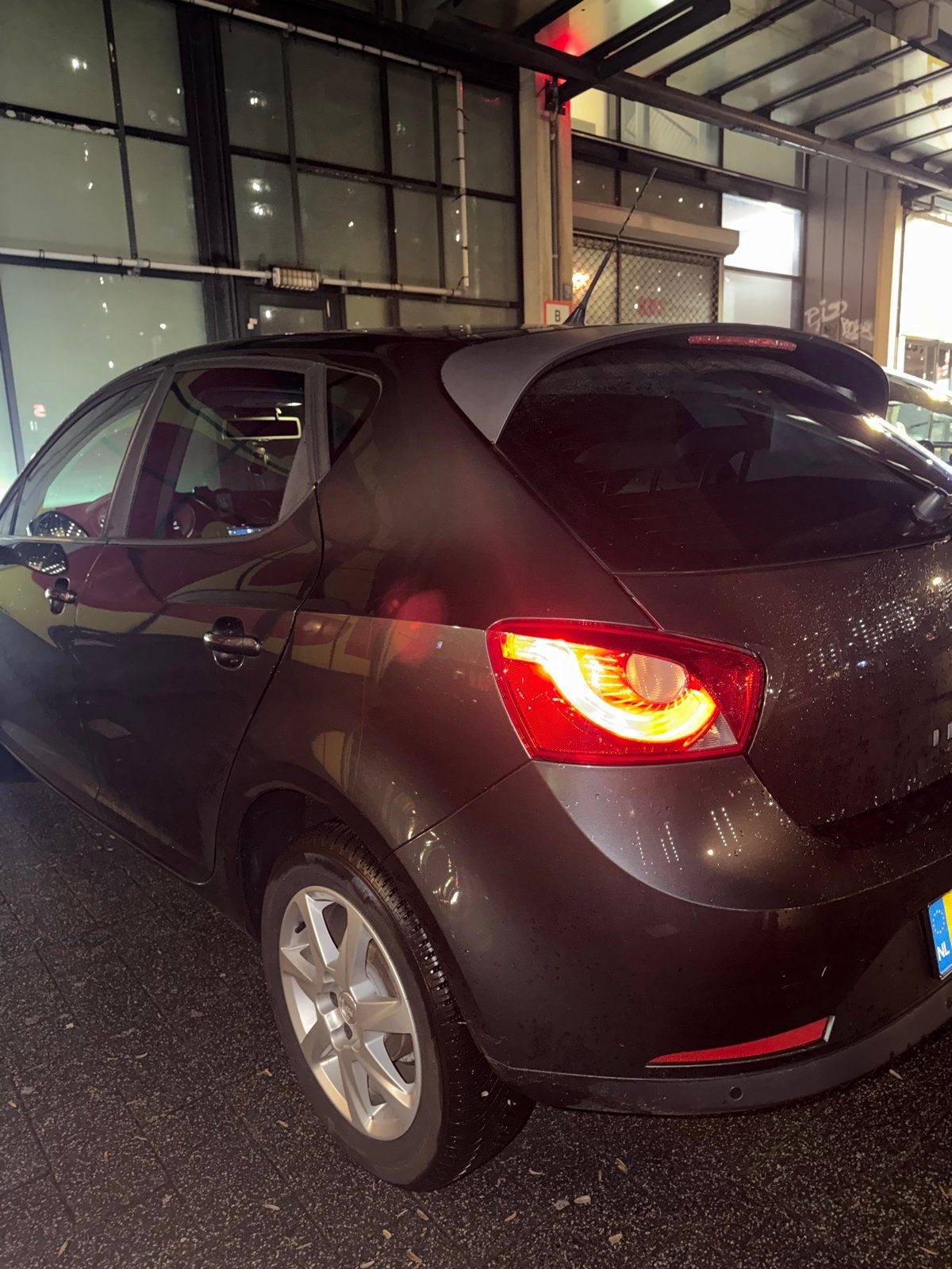 Seat Ibiza 1.2 TDI 55KW Ecomotive 2010 Grijs, Auto's, Voorwielaandrijving, 74 pk, 1199 cc, 96 €/maand