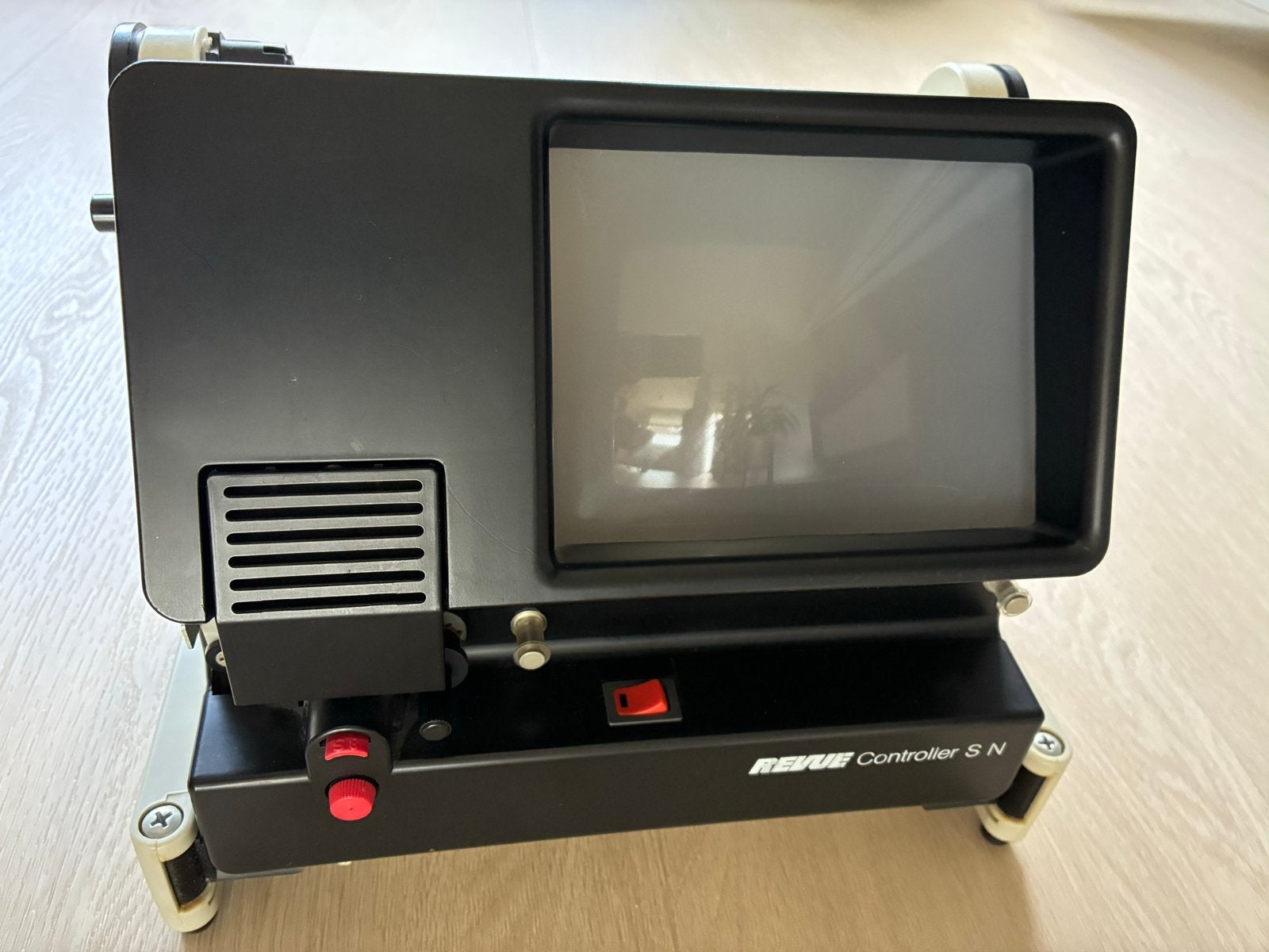 Revue Controller S N - Filmviewer in goede staat, Ophalen, Gebruikt, Met scherm